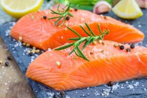 Filetto di salmone nella dieta di un uomo con diminuzione della libido